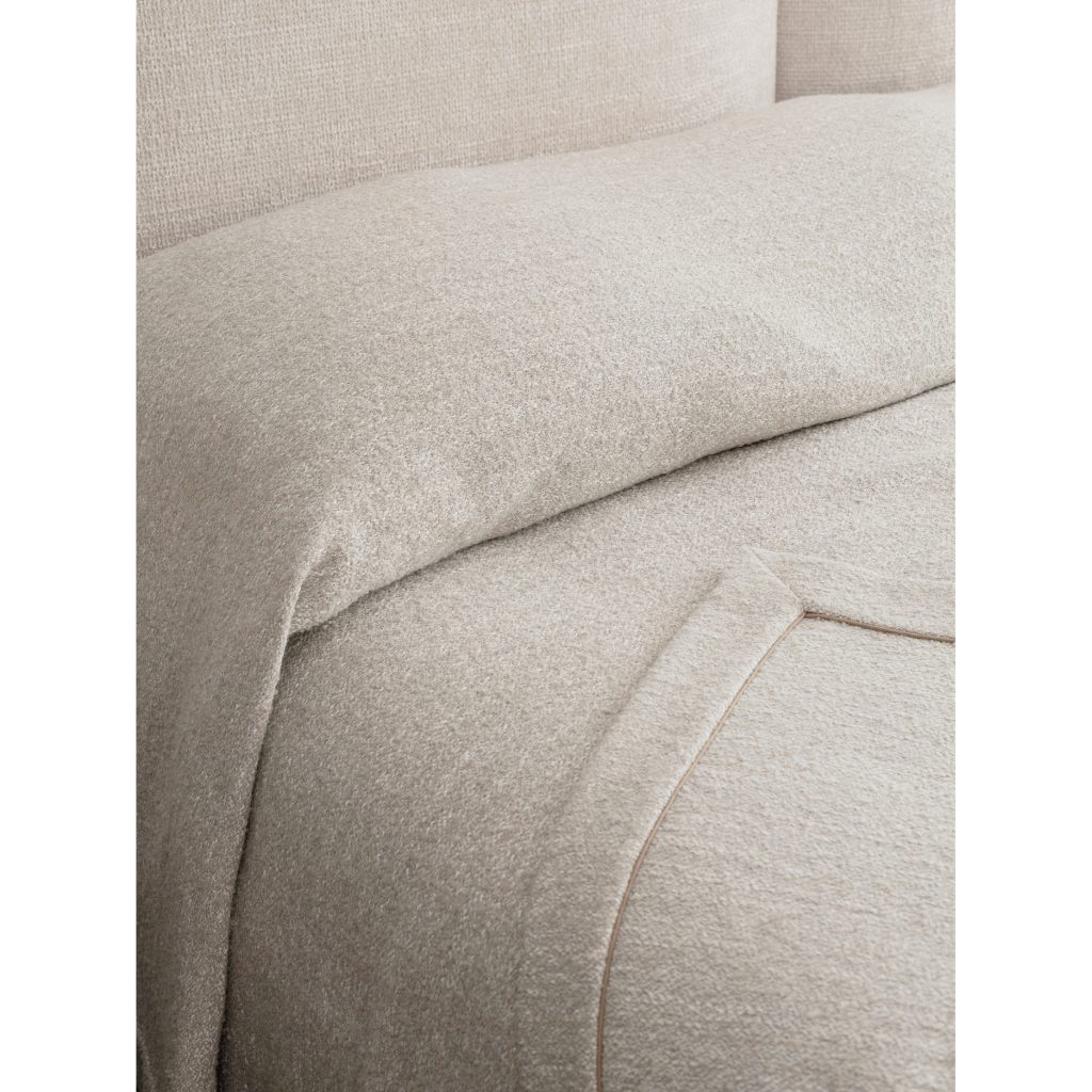 MON6 Bedcover